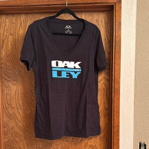 Women’s Oakley T-Shirt